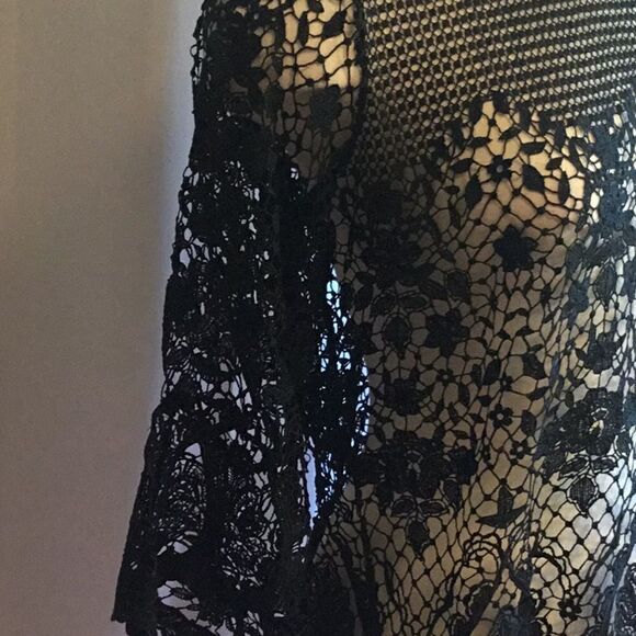 NWOT medium size crocheted black top with back gold statement zipper - Picture 4 of 10